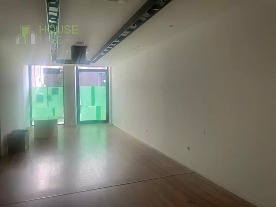 Immagine 26 di Attività commerciale in vendita  in Via Giosuè Carducci a Schio