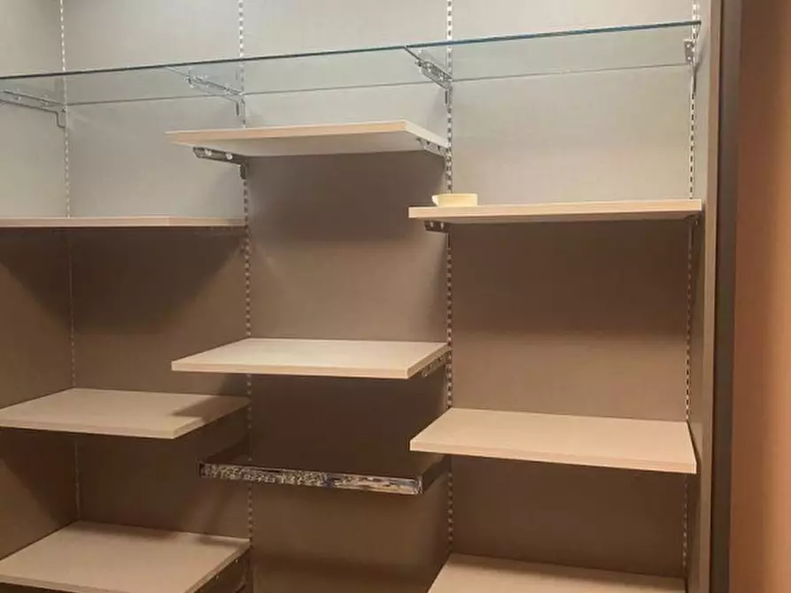 Immagine 2 di Negozio in affitto  in via Roma a Recoaro Terme