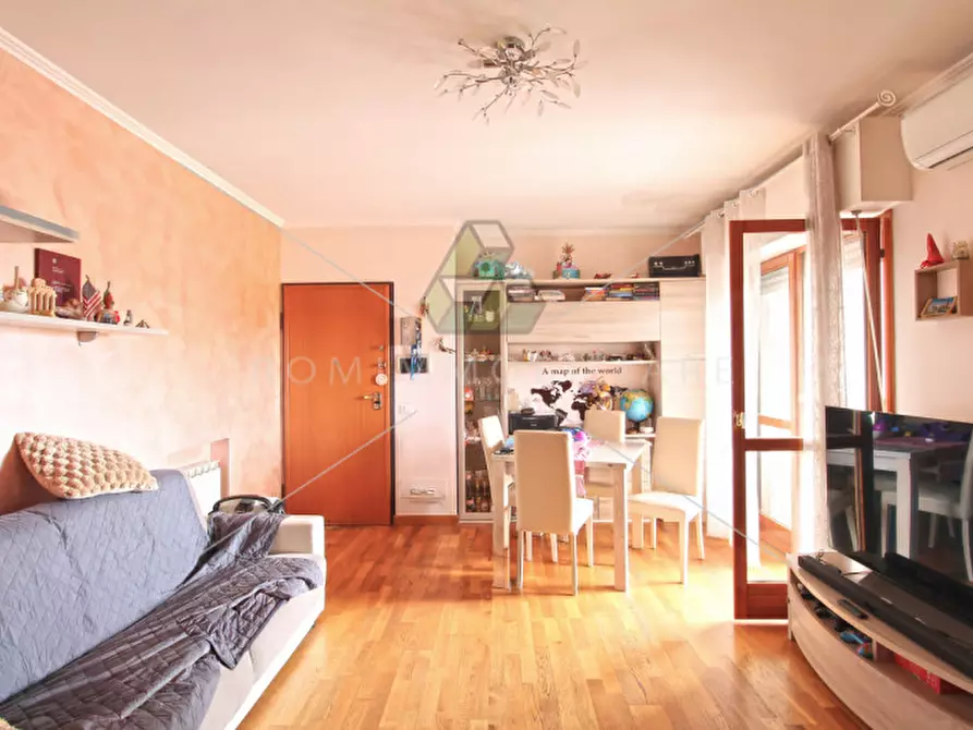 Immagine 3 di Appartamento in vendita  in Via del Poggio di Acilia a Roma