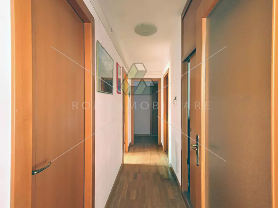 Immagine 5 di Appartamento in vendita  in Via del Poggio di Acilia a Roma