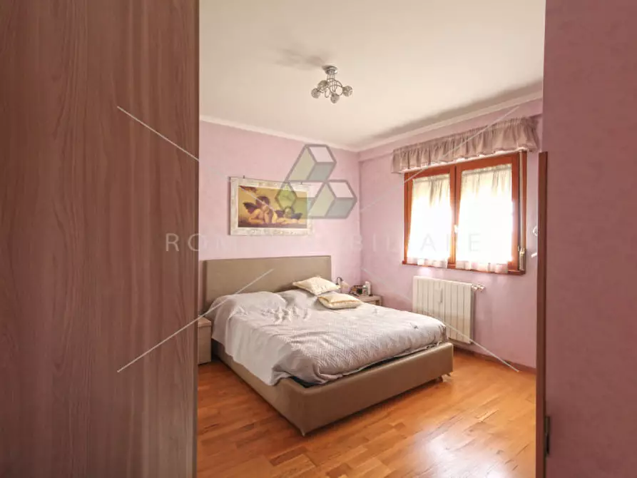Immagine 6 di Appartamento in vendita  in Via del Poggio di Acilia a Roma