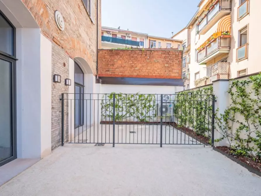 Immagine 21 di Loft/Open space in affitto  a Parma