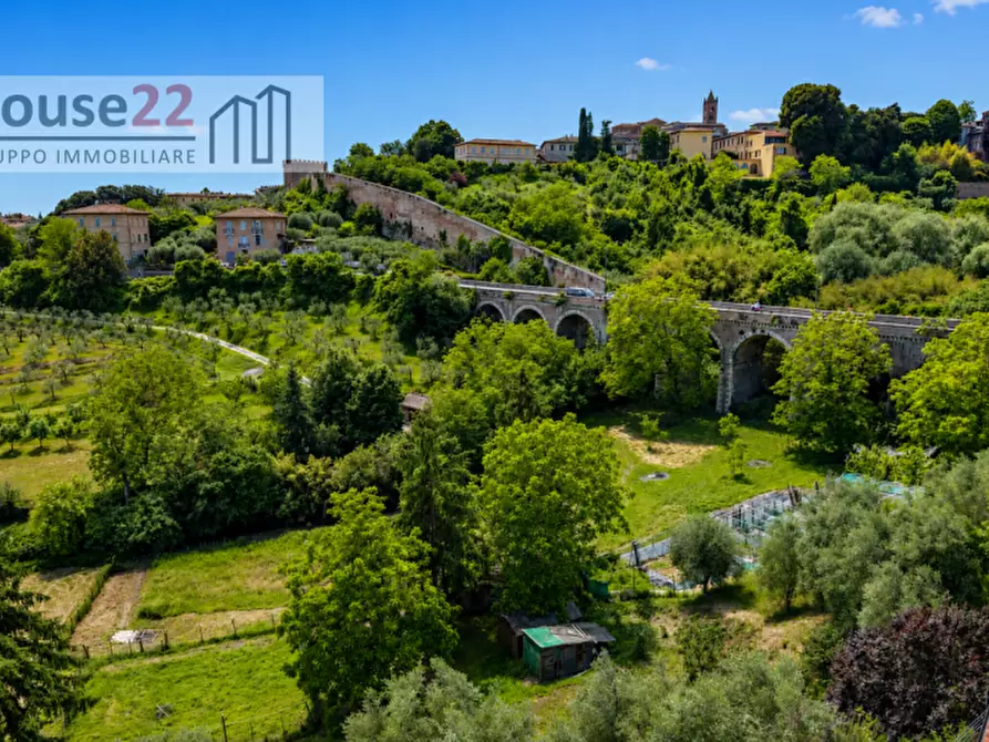 Immagine 24 di Palazzo in vendita  in via Girolamo Gigli 17 a Siena