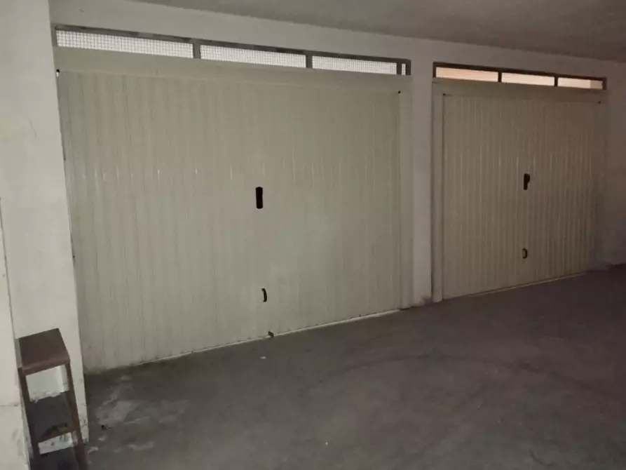 Immagine 1 di Garage in vendita  in Via Mottola a Alezio
