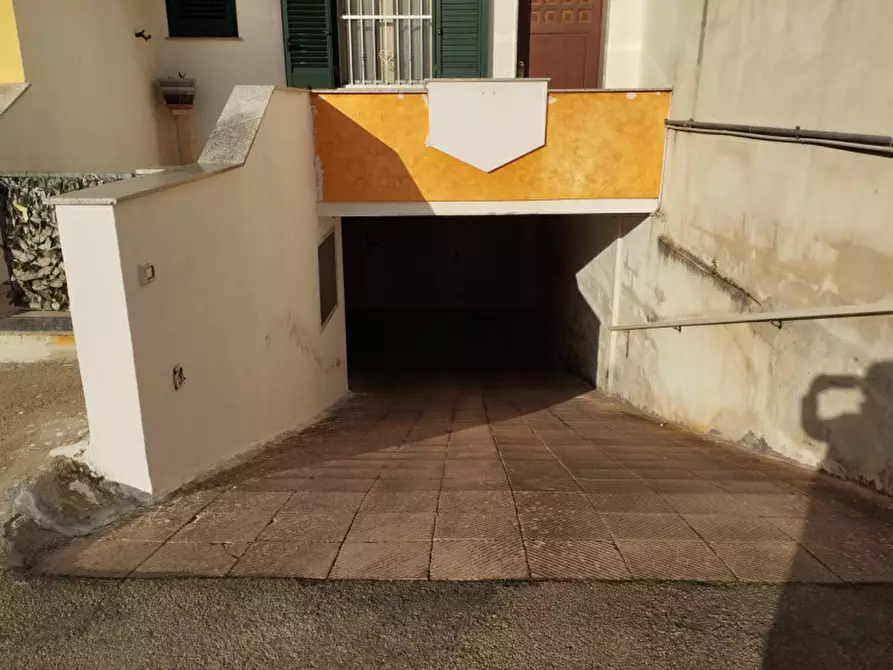 Immagine 3 di Garage in vendita  in Via Mottola a Alezio