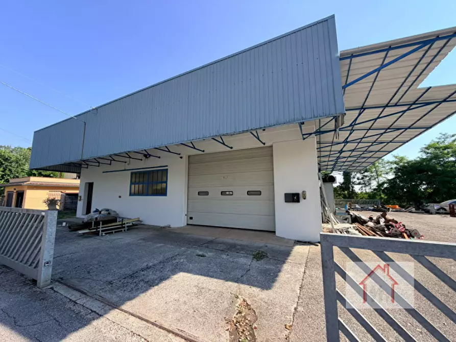 Immagine 1 di Capannone industriale in affitto  in Via Pontebbana a Spresiano