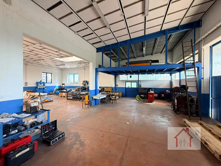 Immagine 7 di Capannone industriale in affitto  in Via Pontebbana a Spresiano