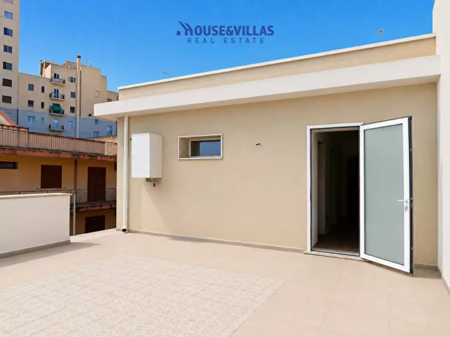 Immagine 1 di Casa indipendente in vendita  in piazza bolivar a Noto