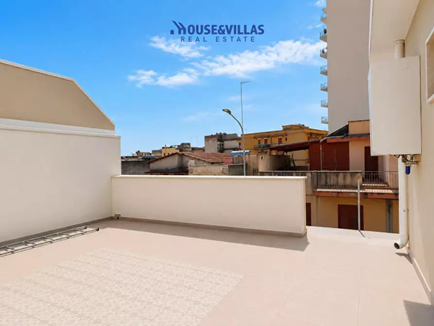 Immagine 2 di Casa indipendente in vendita  in piazza bolivar a Noto