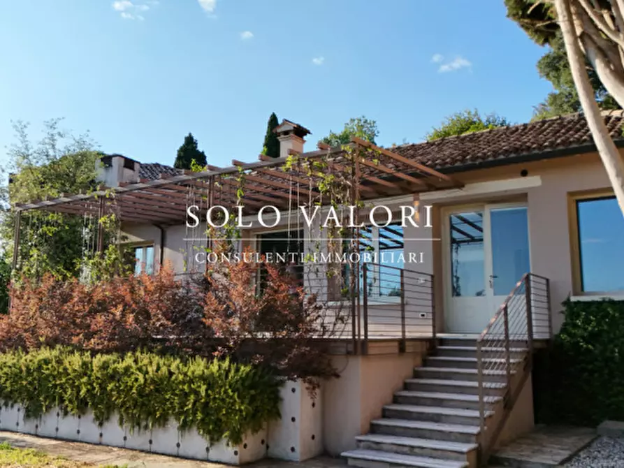 Immagine 1 di Villa in vendita  a Asolo