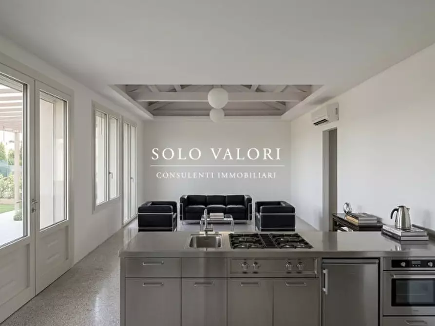 Immagine 4 di Villa in vendita  a Asolo