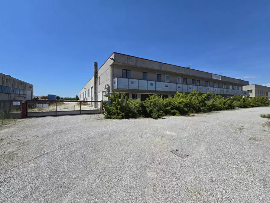 Immagine 1 di Capannone industriale in vendita  in Via Guglielmo Marconi, 28, 33042 Buttrio UD, Italia a Buttrio