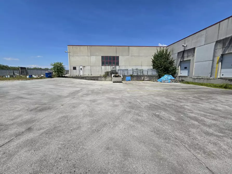 Immagine 3 di Capannone industriale in vendita  in Via Guglielmo Marconi, 28, 33042 Buttrio UD, Italia a Buttrio