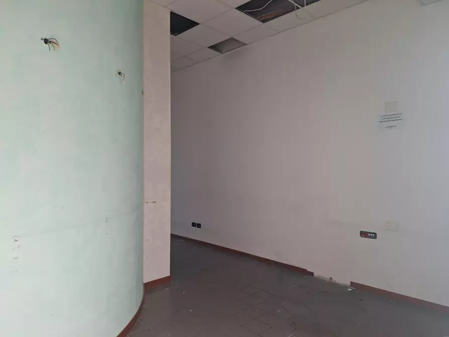 Immagine 3 di Negozio in vendita  in Via Giuseppe Mazzini, 92, 36027 Rosà VI, Italia a Rosà
