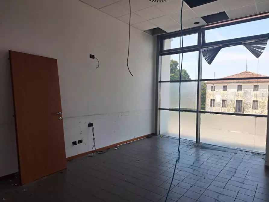 Immagine 7 di Negozio in vendita  in Via Giuseppe Mazzini, 92, 36027 Rosà VI, Italia a Rosà