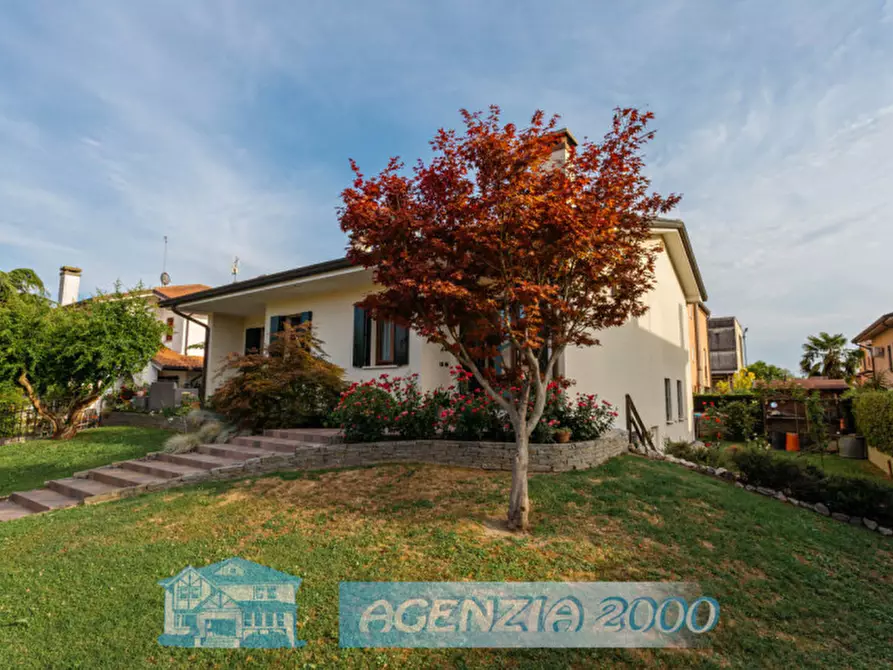 Immagine 2 di Villa in vendita  in Via Enrico Toti 11 a Bagnoli Di Sopra