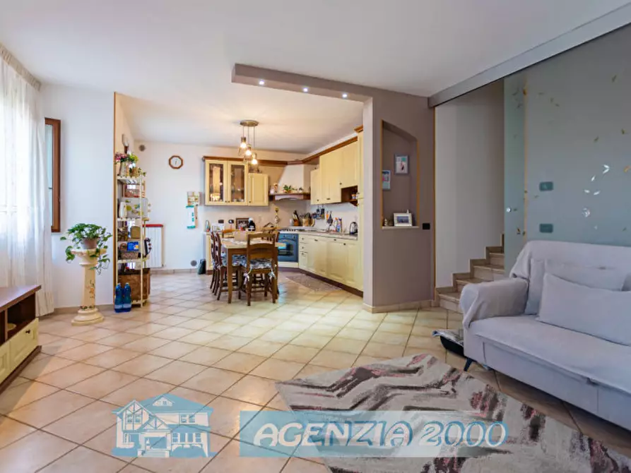Immagine 3 di Villa in vendita  in Via Enrico Toti 11 a Bagnoli Di Sopra