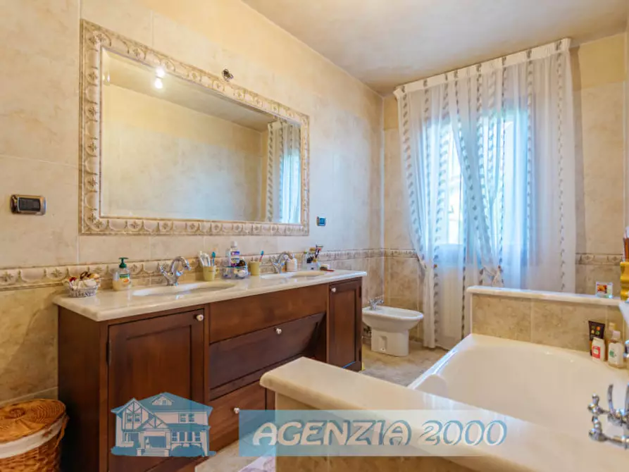 Immagine 20 di Villa in vendita  in Via Enrico Toti 11 a Bagnoli Di Sopra