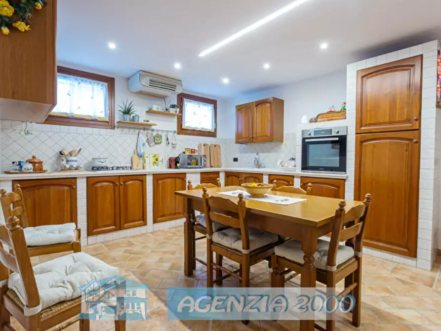 Immagine 27 di Villa in vendita  in Via Enrico Toti 11 a Bagnoli Di Sopra