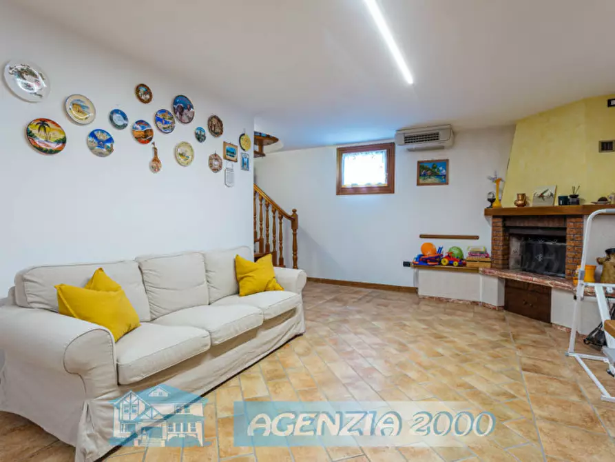 Immagine 31 di Villa in vendita  in Via Enrico Toti 11 a Bagnoli Di Sopra