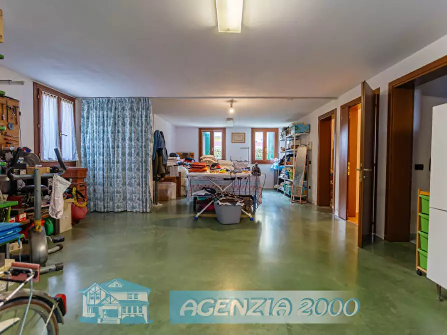 Immagine 38 di Villa in vendita  in Via Enrico Toti 11 a Bagnoli Di Sopra