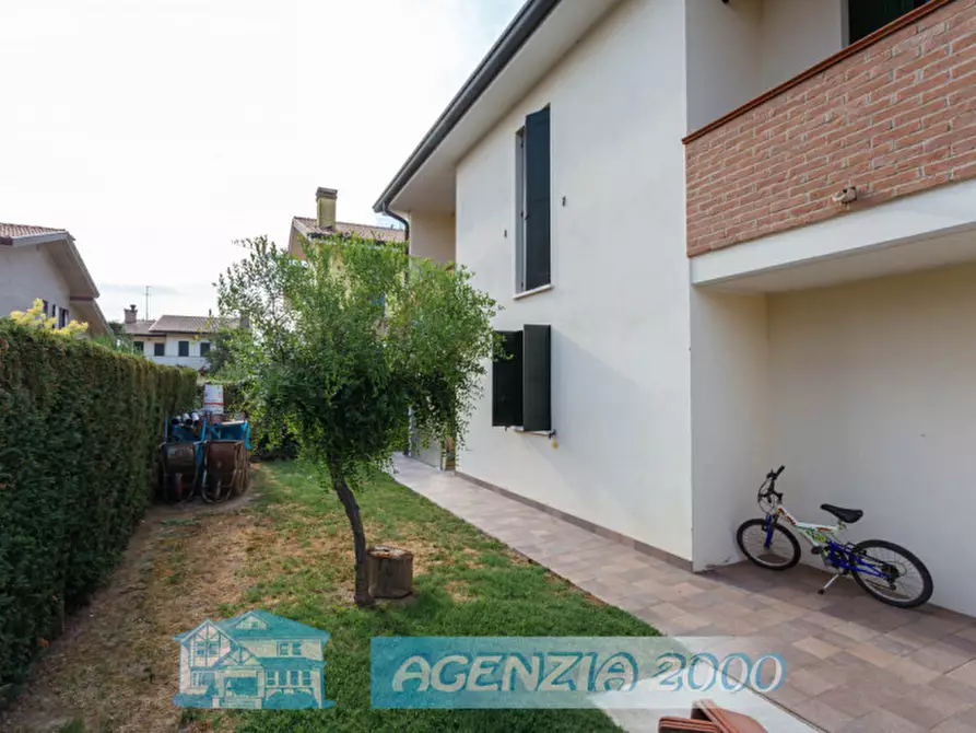 Immagine 39 di Villa in vendita  in Via Enrico Toti 11 a Bagnoli Di Sopra