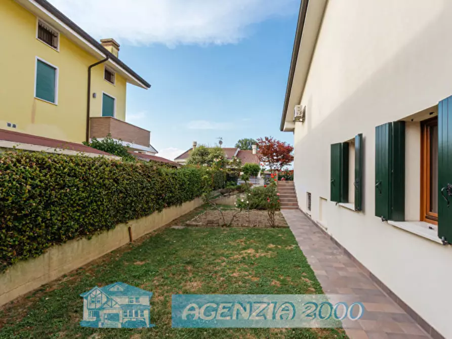 Immagine 42 di Villa in vendita  in Via Enrico Toti 11 a Bagnoli Di Sopra