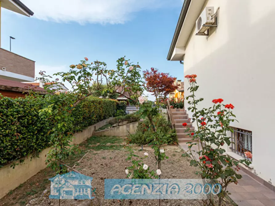 Immagine 43 di Villa in vendita  in Via Enrico Toti 11 a Bagnoli Di Sopra