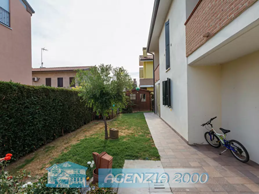 Immagine 45 di Villa in vendita  in Via Enrico Toti 11 a Bagnoli Di Sopra
