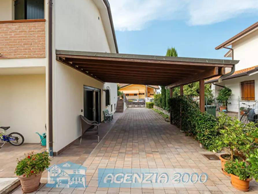 Immagine 46 di Villa in vendita  in Via Enrico Toti 11 a Bagnoli Di Sopra