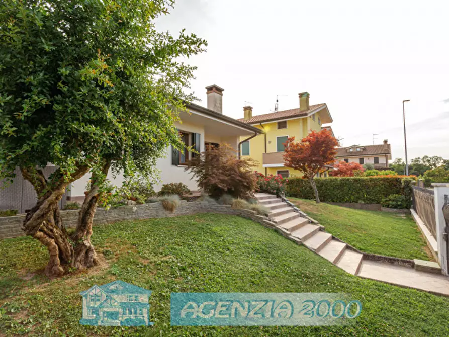 Immagine 51 di Villa in vendita  in Via Enrico Toti 11 a Bagnoli Di Sopra