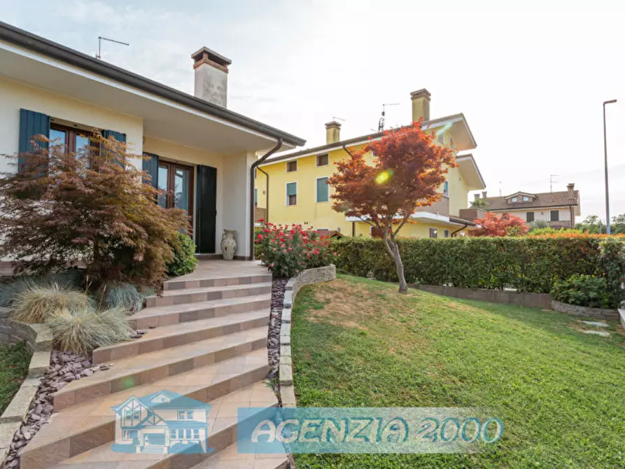 Immagine 51 di Villa in vendita  in Via Enrico Toti 11 a Bagnoli Di Sopra