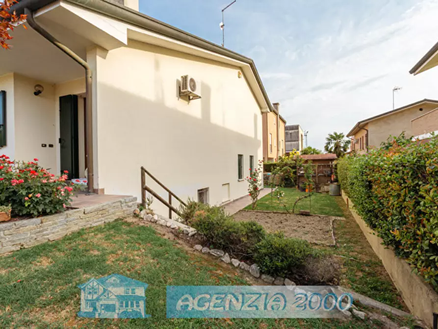 Immagine 53 di Villa in vendita  in Via Enrico Toti 11 a Bagnoli Di Sopra