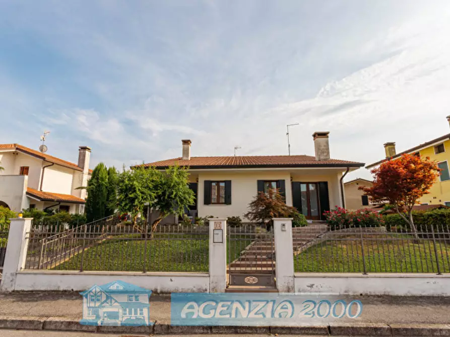 Immagine 56 di Villa in vendita  in Via Enrico Toti 11 a Bagnoli Di Sopra