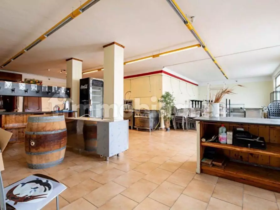 Immagine 9 di Negozio in vendita  in STRADA STATALE 33 a Isola Rizza