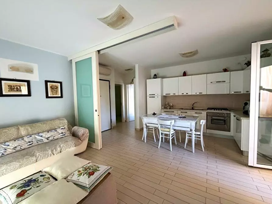 Immagine 1 di Appartamento in vendita  in Viale Piacenza a Riccione