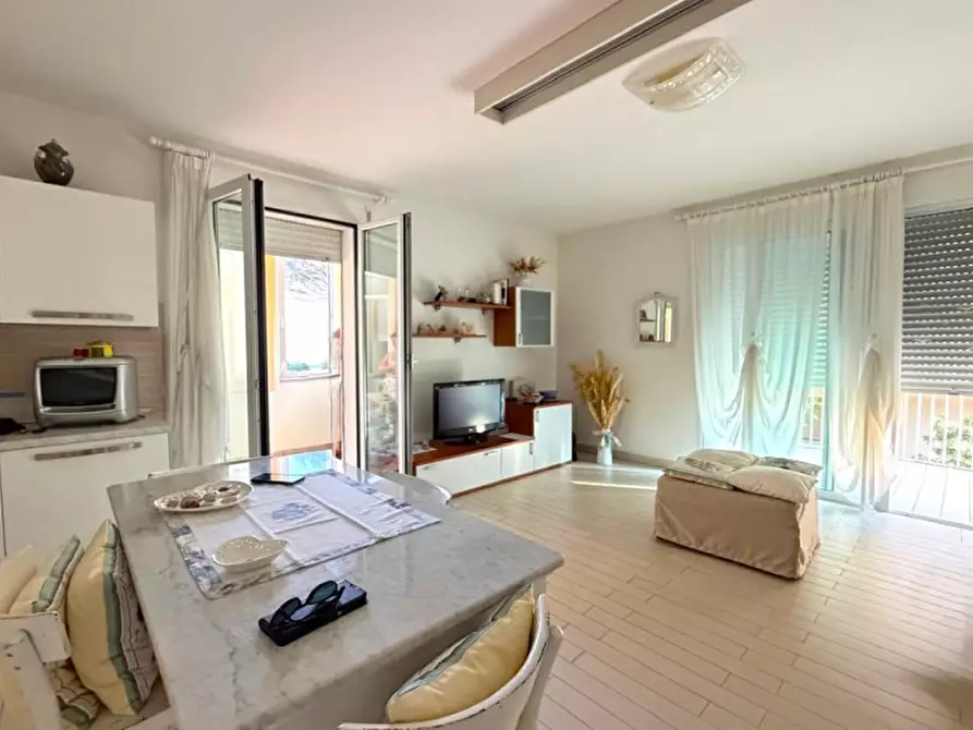 Immagine 5 di Appartamento in vendita  in Viale Piacenza a Riccione