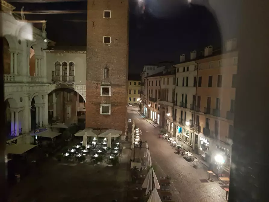 Immagine 11 di Appartamento in vendita  in Contra' della Catena a Vicenza