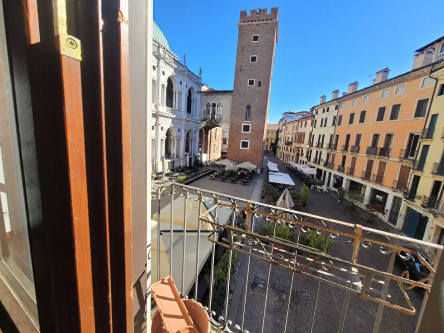 Immagine 16 di Appartamento in vendita  in Contra' della Catena a Vicenza