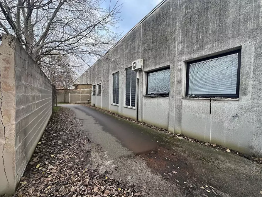 Immagine 5 di Capannone industriale in vendita  in Viale Battaglione Framarin a Vicenza