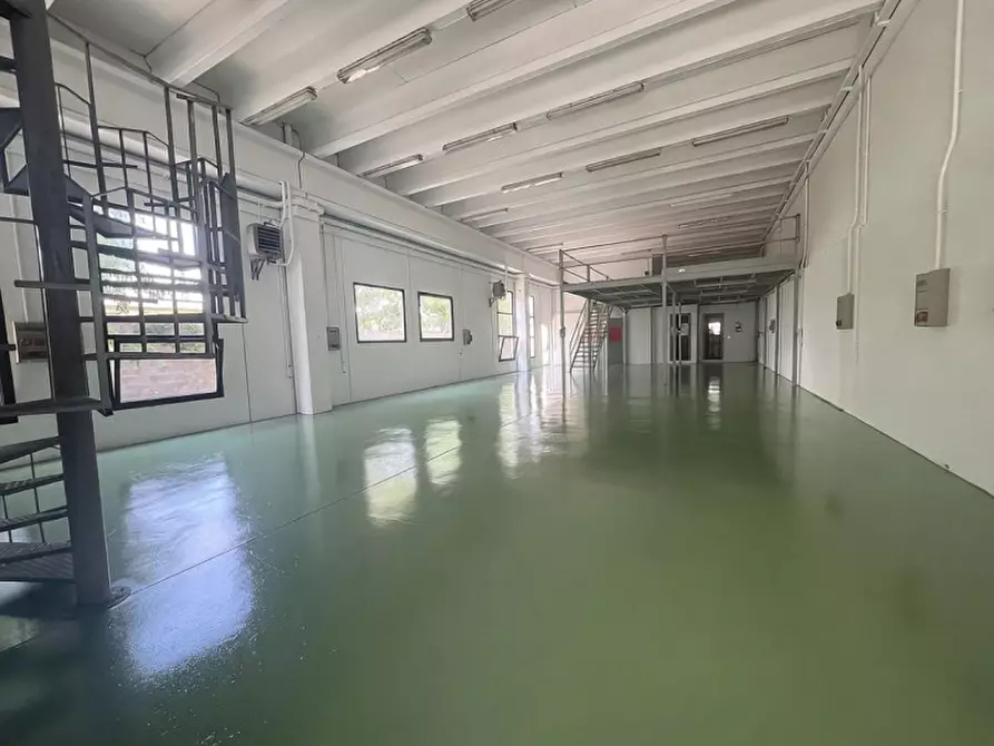 Immagine 6 di Capannone industriale in vendita  in Viale Battaglione Framarin a Vicenza