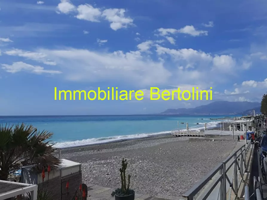 Immagine 1 di Appartamento in vendita  in VIA PASTEUR a Bordighera