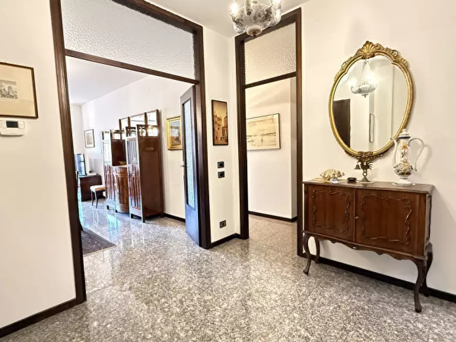Immagine 1 di Appartamento in vendita  in Via delle Rose a Padova