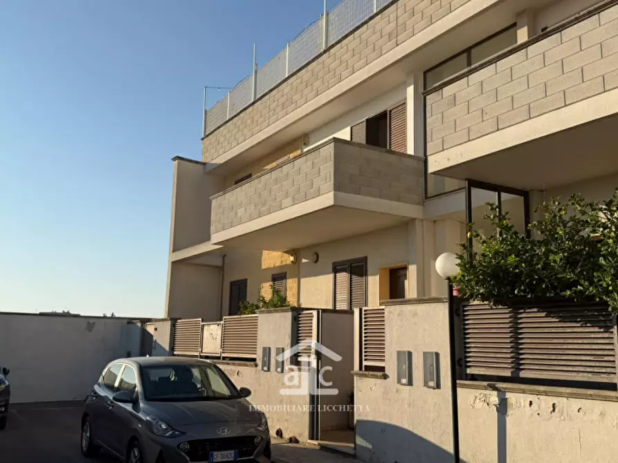 Immagine 1 di Appartamento in vendita  in via abbruzzo,3 a Lizzanello
