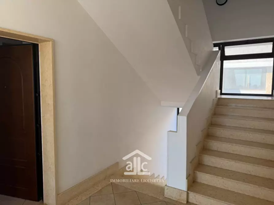 Immagine 4 di Appartamento in vendita  in via abbruzzo,3 a Lizzanello