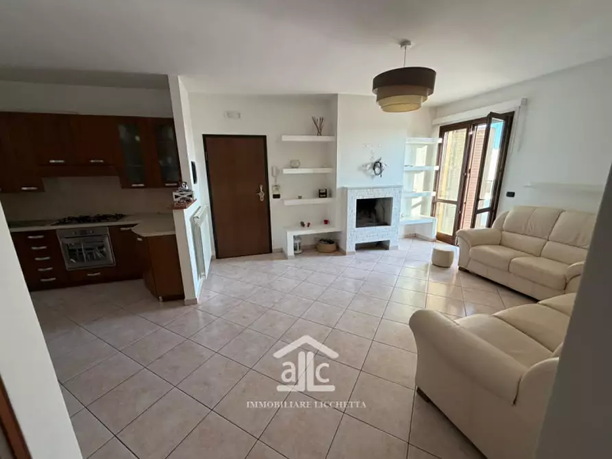 Immagine 8 di Appartamento in vendita  in via abbruzzo,3 a Lizzanello