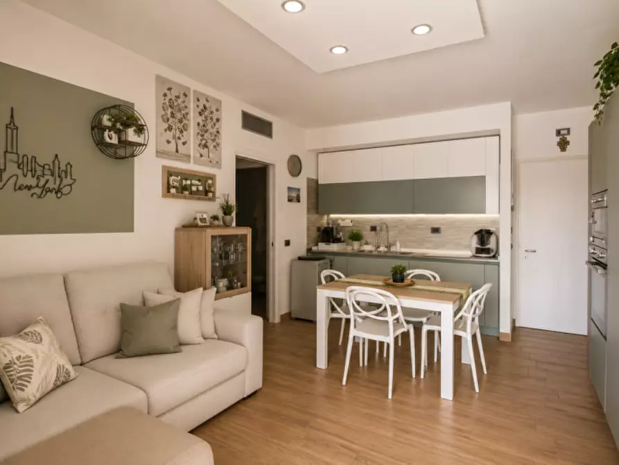 Immagine 3 di Appartamento in vendita  in Via Montegallo a Roma