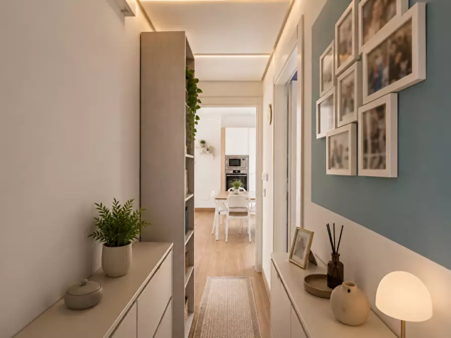 Immagine 6 di Appartamento in vendita  in Via Montegallo a Roma