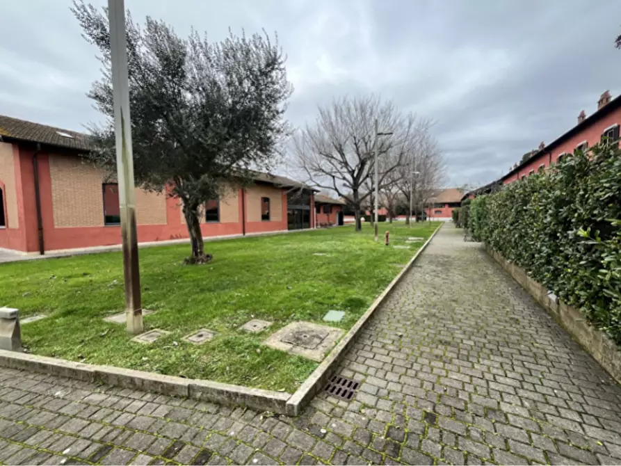Immagine 2 di Appartamento in vendita  in Via dei Casali Molinario a Roma
