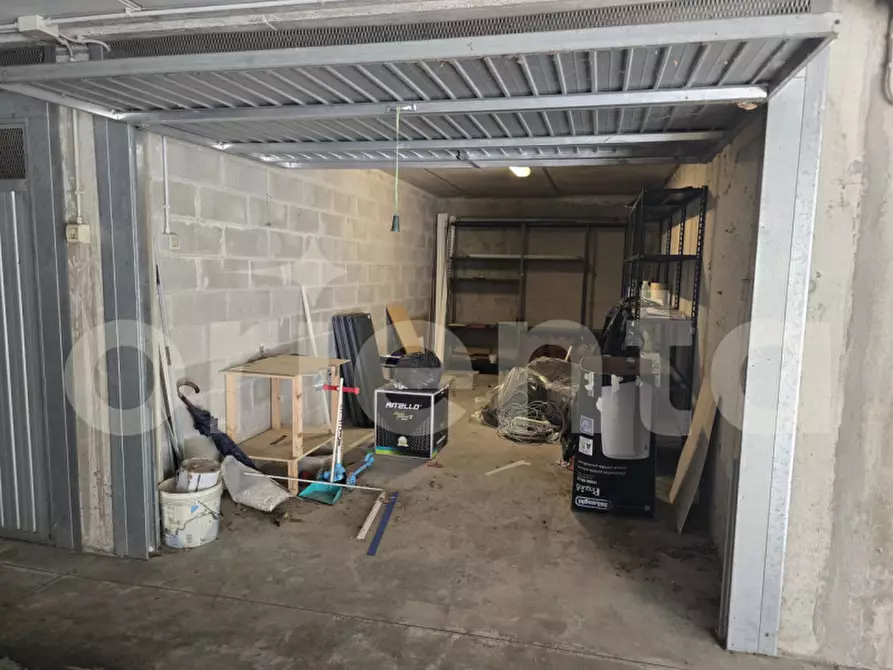 Immagine 1 di Garage in vendita  in VIA PAPA GIOVANNI XXIII a Puegnago Sul Garda